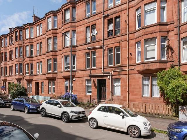 Apartment for rent in Thornwood, Glasgow
