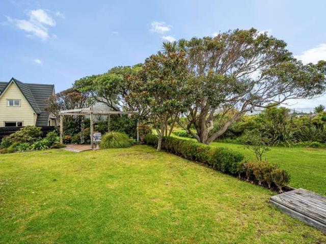 House for sale in Waikanae Beach, Wellington
