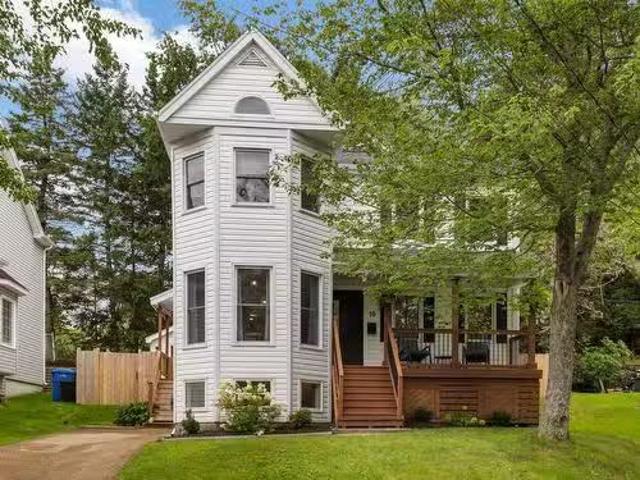 House for sale in Dartmouth, Nova Scotia