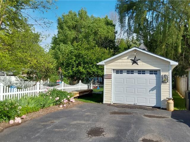 House for sale in Oneida, New York