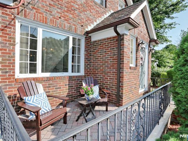 House for sale in Leonia, New Jersey