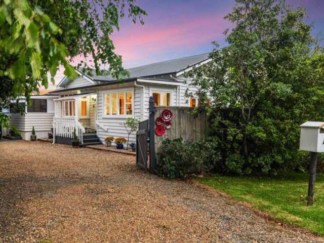 House for sale in Riverhead