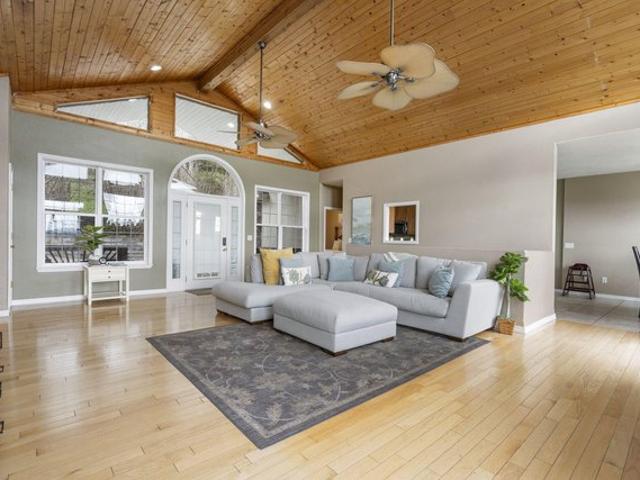 House for sale in Stone, Missouri