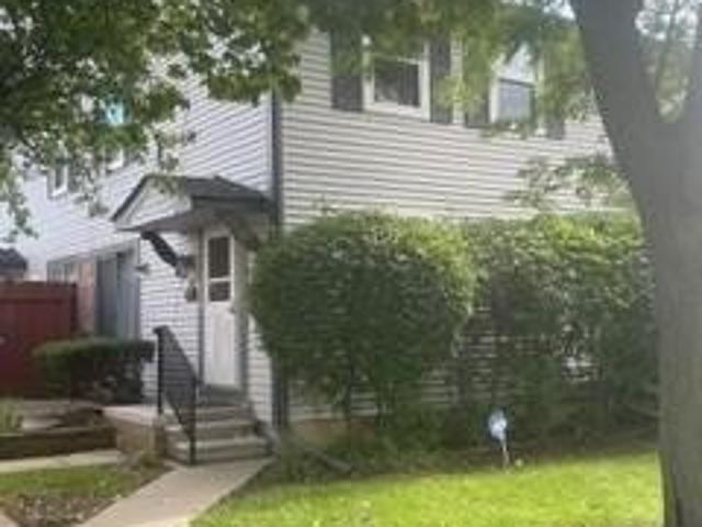 Townhouse for sale in Pontiac, Michigan