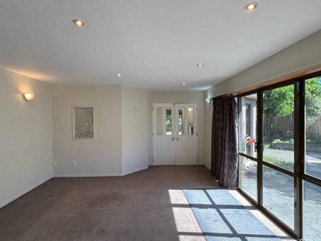 House for rent in Chaslands, Canterbury