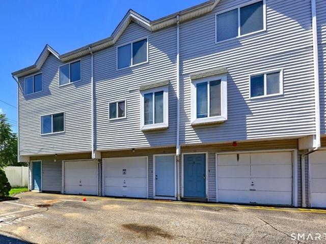Townhouse for sale in Derby, Connecticut