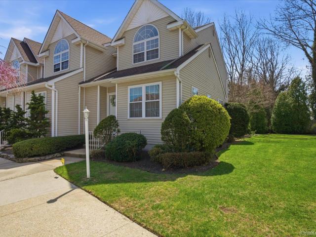 Condo for sale in Bohemia, New York