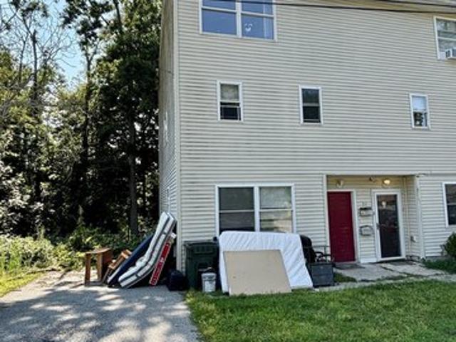 Townhouse for sale in Norwich, Connecticut