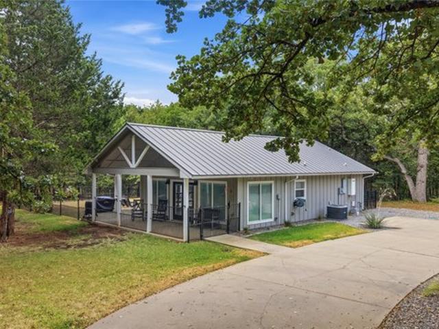 House for sale in Pottsboro, Texas