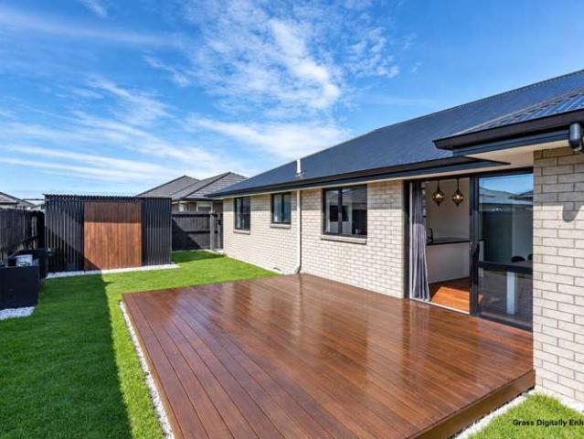House for sale in Chaslands, Canterbury