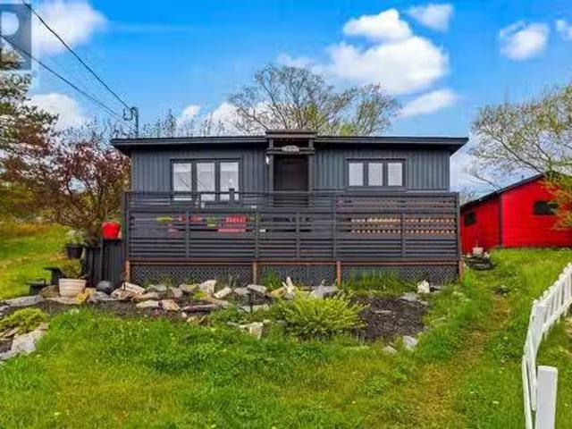 House for sale in Upper Island Cove, Newfoundland And Labrador