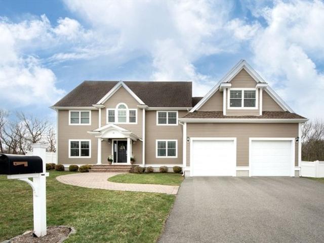 House for sale in Braintree, Massachusetts