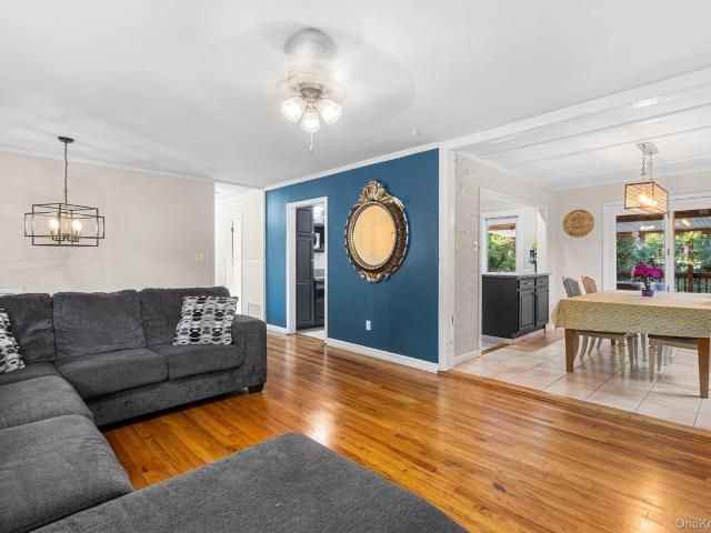 House for sale in Mount Sinai, Town of Brookhaven