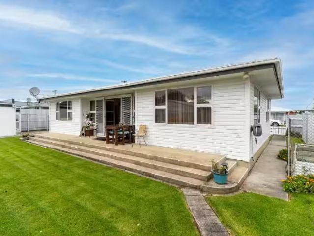 House for sale in Otakou