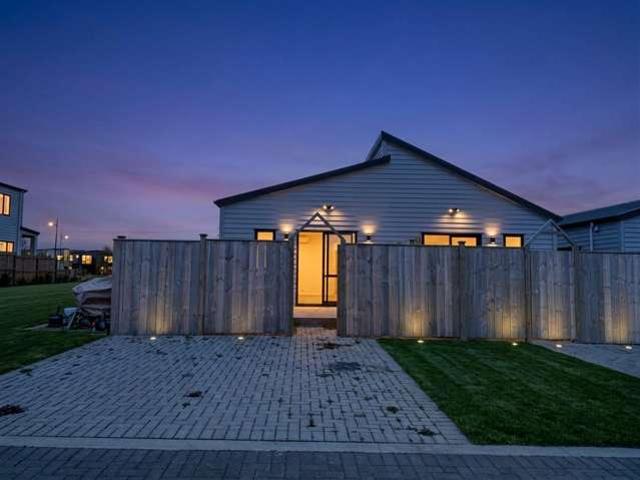 House for sale in Karaka, Franklin