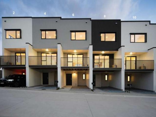 Townhouse for sale in Paremoremo