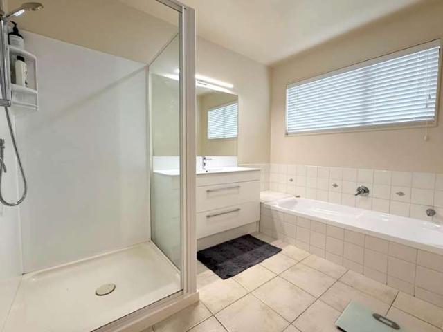 House for rent in Paremoremo