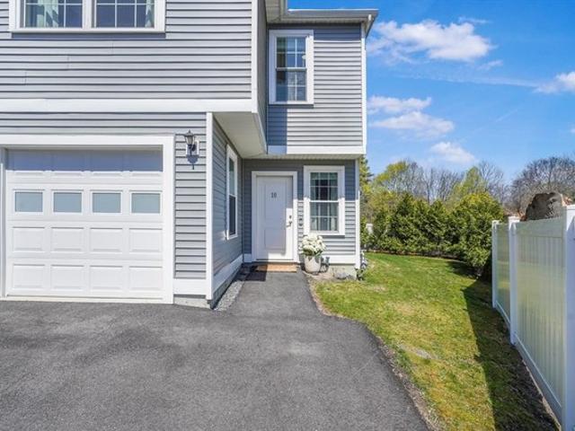 Condo for sale in Bristol, Massachusetts