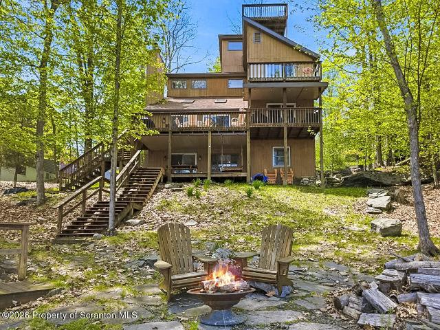 House for sale in Lakeville, Pennsylvania