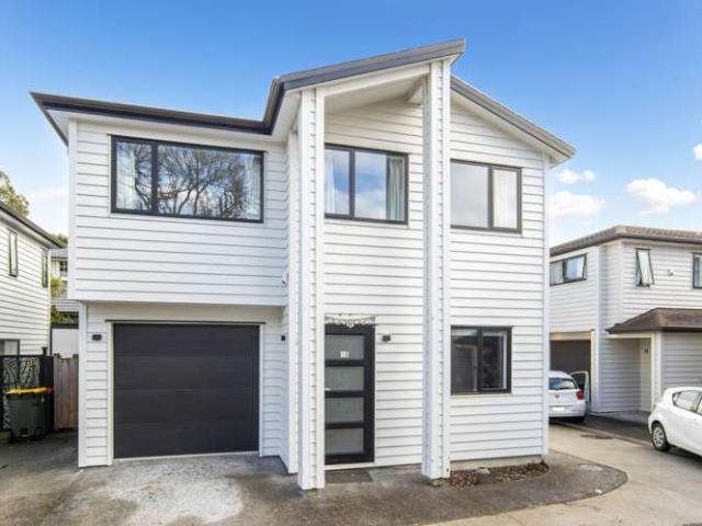 Townhouse for sale in New Lynn