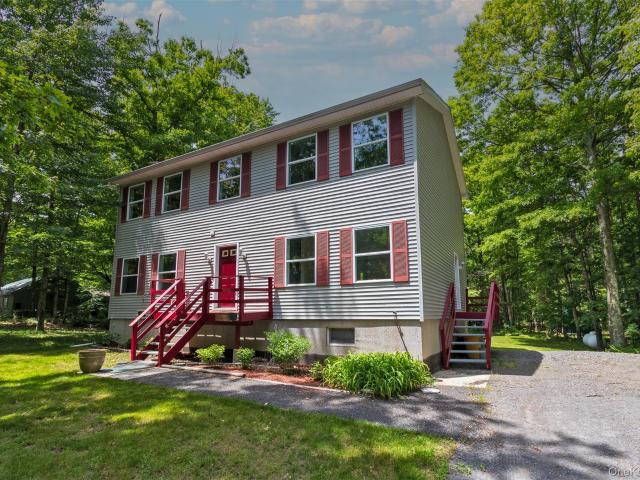 House for sale in Acra, New York