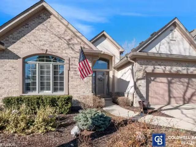 Condo for sale in Bedford Park