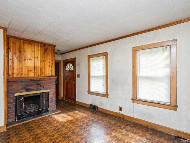 House for sale in Lake Ronkonkoma, Town of Brookhaven