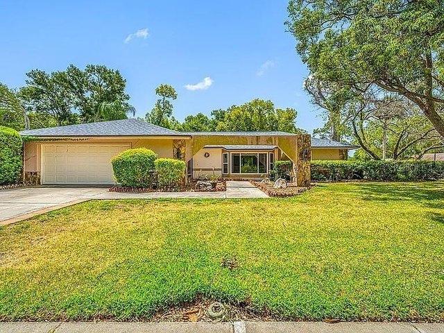 House for sale in Westlake Village, Palm Harbor