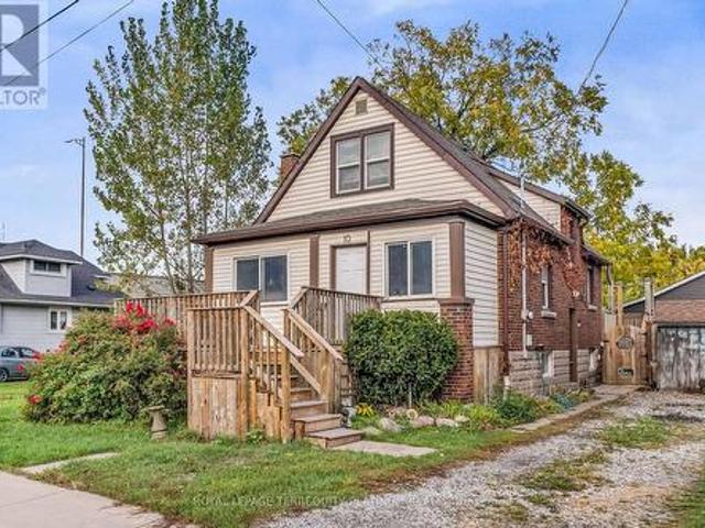 House for sale in Ancaster, Ontario