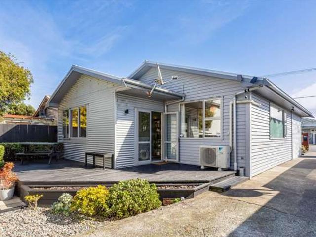 Townhouse for sale in Days Bay, Wellington