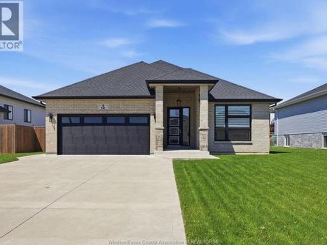House for sale in Amherstburg, Ontario