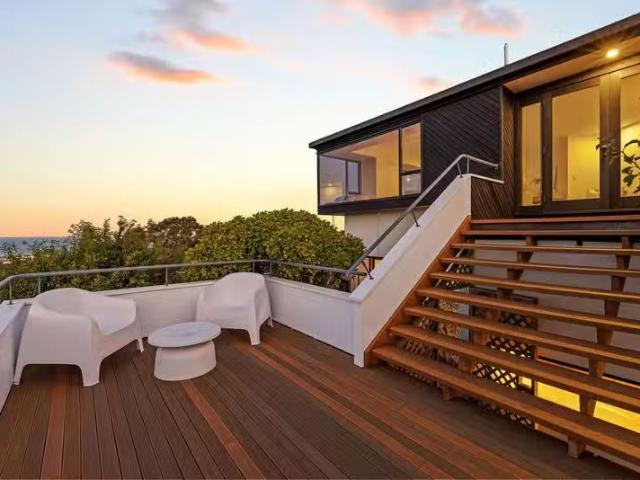 House for sale in Chaslands, Canterbury