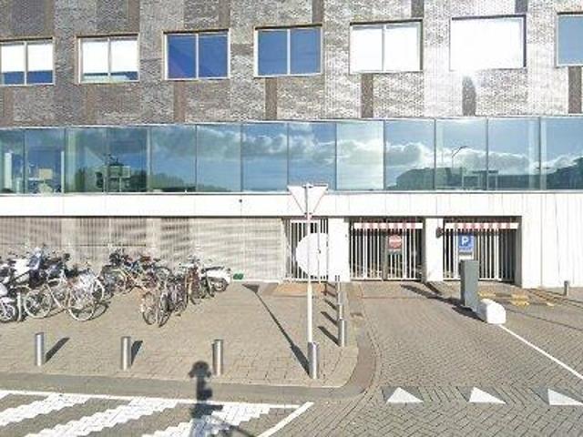 Bedrijfspand te huur in Zestienhoven, Rotterdam