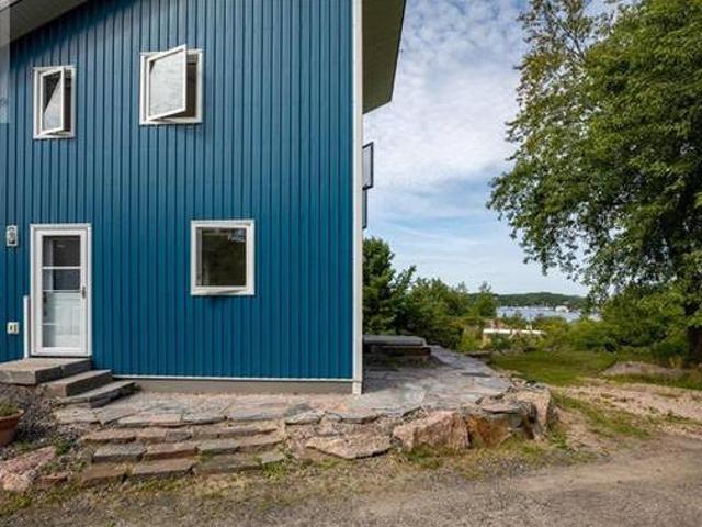 House for sale in Ontario