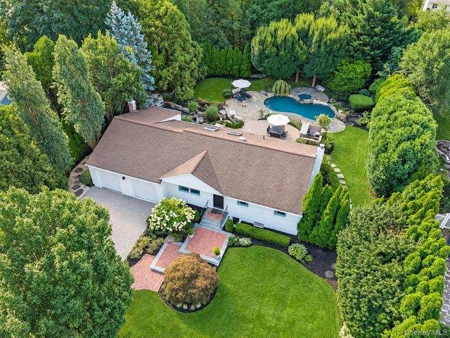 House for sale in Huntington, New York