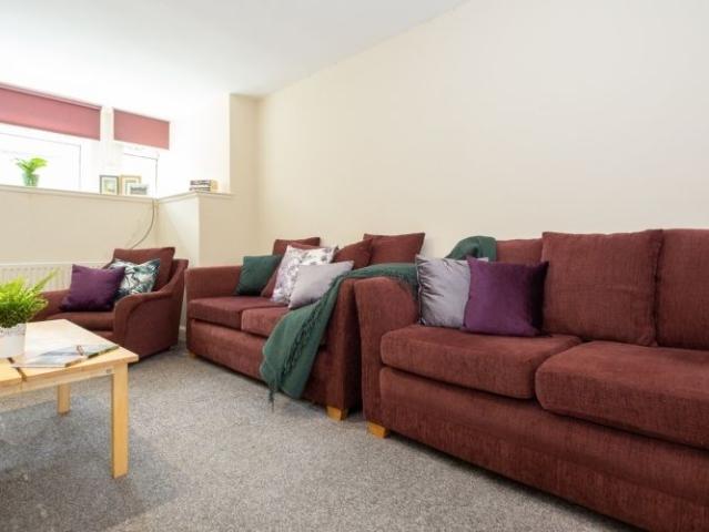 Room for rent in Hyde Park, West Yorkshire