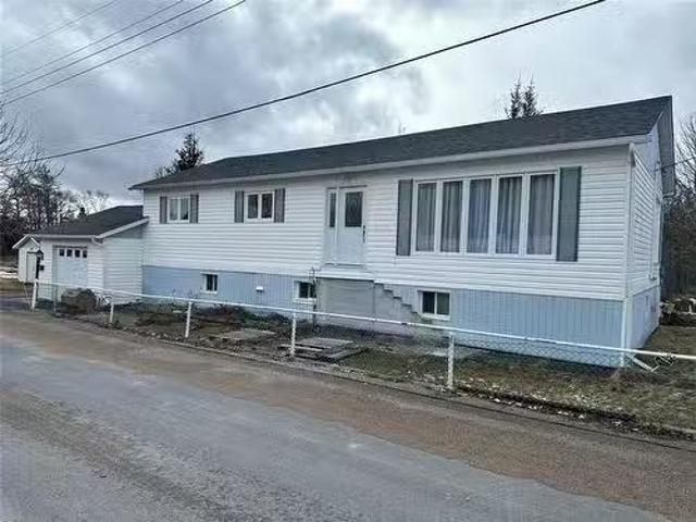 House for sale in Gambo, Newfoundland And Labrador