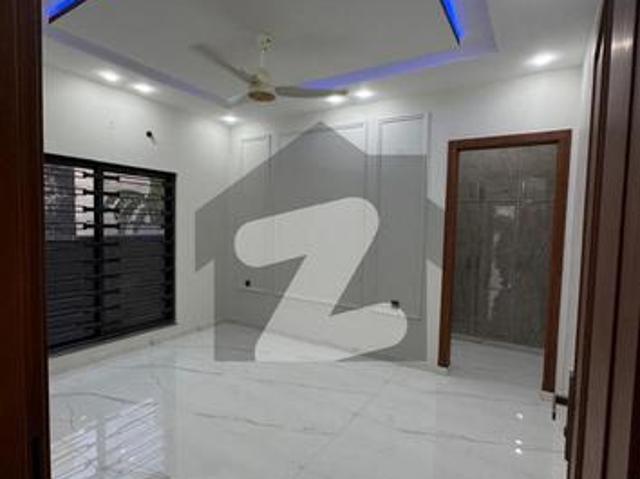 House for sale in Faisalabad, Islamabad Capital Territory