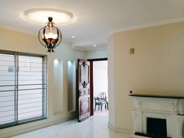 House for sale in Model Town
