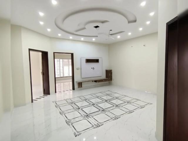 House for sale in WAPDA Town, کھمبے