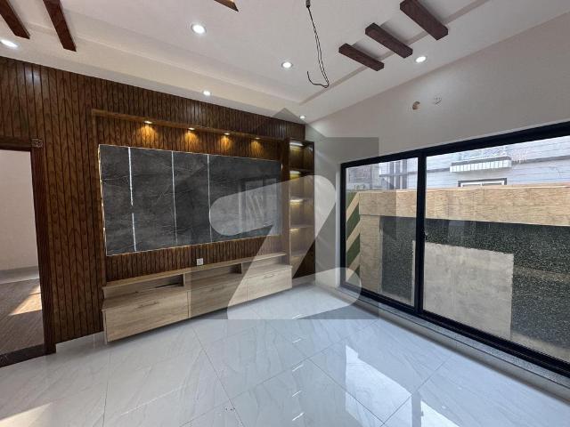 House for sale in Faisalabad, Islamabad Capital Territory