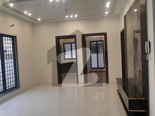 House for sale in Faisalabad, Islamabad Capital Territory