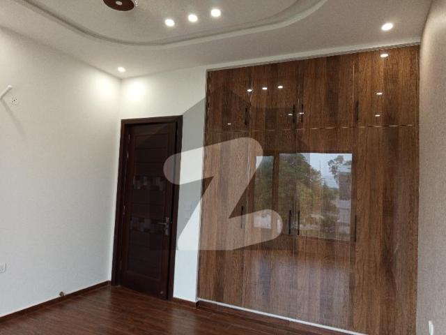 House for sale in Faisalabad, Islamabad Capital Territory