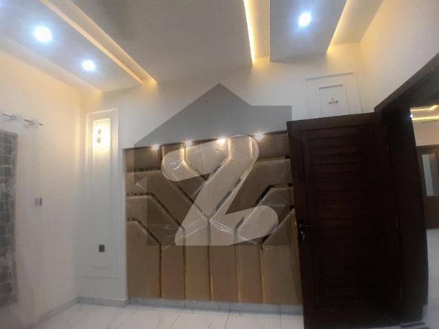 House for sale in Faisalabad, Islamabad Capital Territory