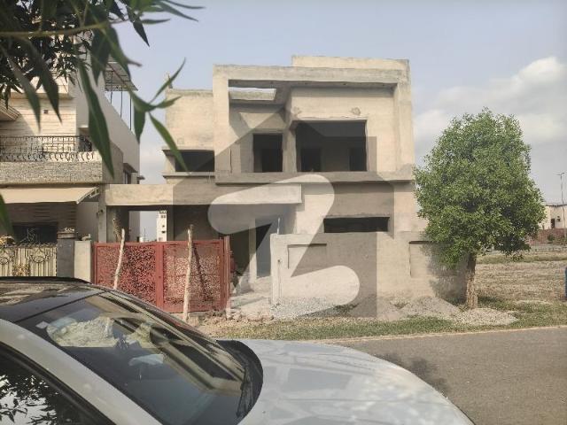 House for sale in Faisalabad, Islamabad Capital Territory