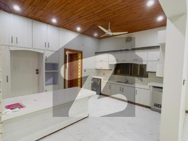 House for sale in تحصیل فیصل آباد شہر, فیصل آباد ڈویژن
