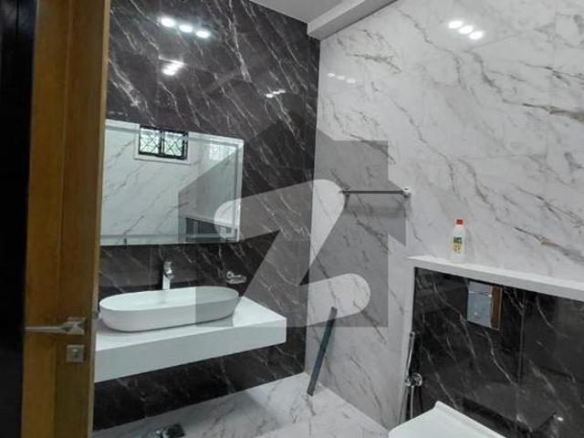 House for sale in Faisalabad, Islamabad Capital Territory