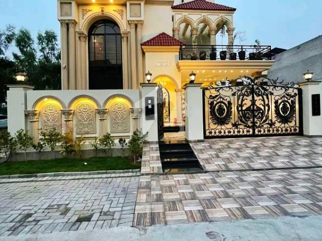 House for sale in لاہور, لاہور ڈویژن