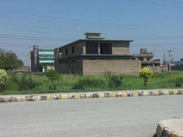 Land for sale in Peshawar, North West Frontier Province