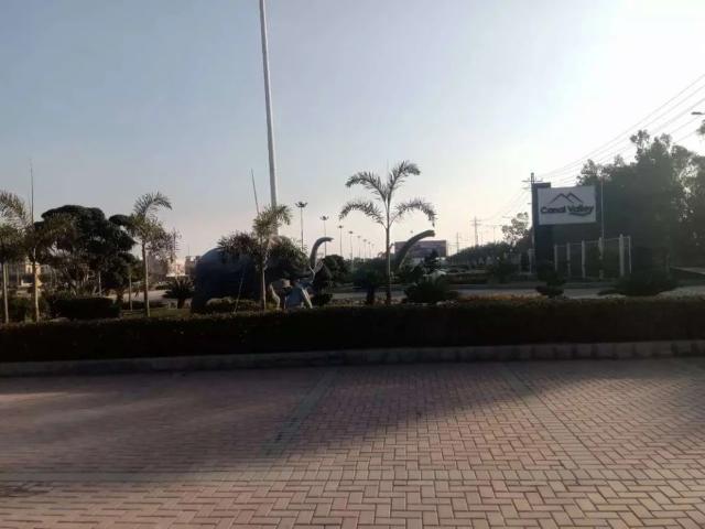 Land for sale in اعوان ٹاؤن, لاہور